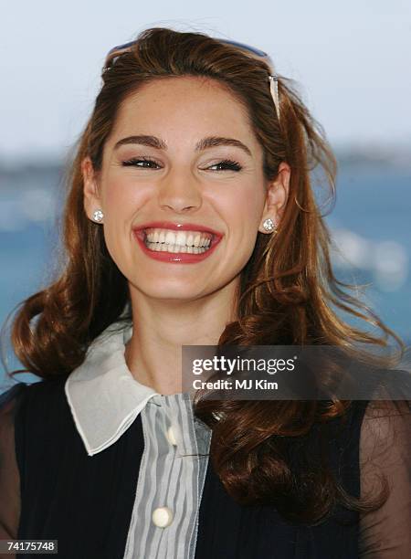 Actress Kelly Brook attends a photocall promoting the movie 'Fishtales' at the Hotel Hilton during the 60th International Cannes Film Festival on May...