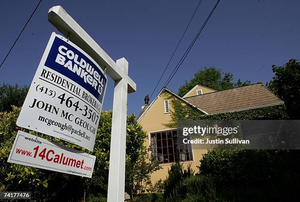 Real estate sign advertises a house for sale with a list price near $1.3 million May 17, 2007 in San Anselmo, California. The San Francisco Bay Area...