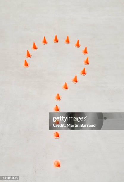 Question Mark Traffic Sign Photos and Premium High Res Pictures - Getty ...