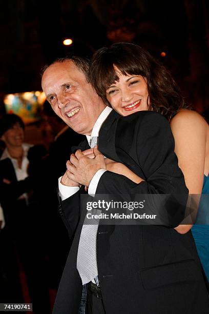 Asia Argento and a guest attend the screening of the Christophe Honore's movie ''Les Chansons d'Amour'' on May 18, 2007 in Cannes France.