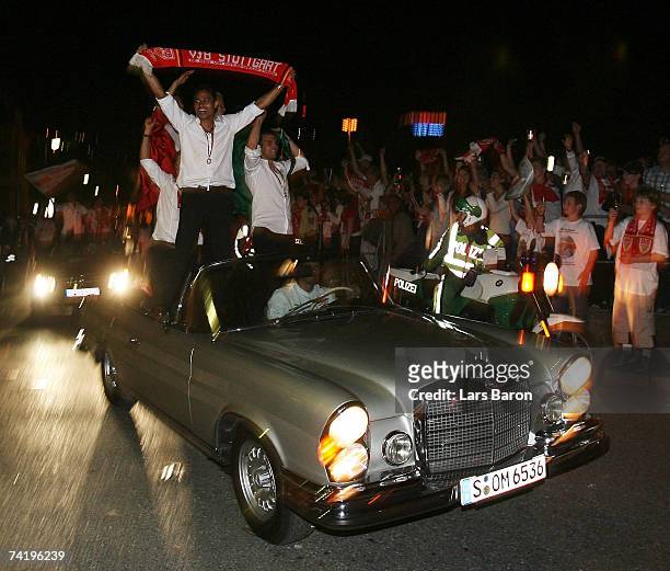 Pavel Pardo and Antonio da Silva celebrate with their fans during the VfB Stuttgart champion's party at Schloss square on May 19, 2007 in Stuttgart,...