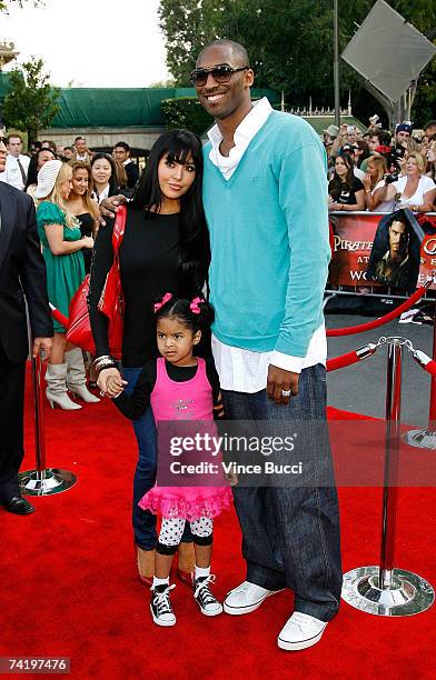 Player Kobe Bryant , wife Vanessa Bryant and their daughter Natalia attend the premiere of Walt Disney's "Pirates Of The Caribbean: At World's End"...