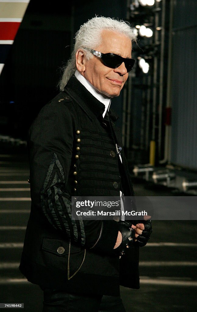 2007/8 Chanel Cruise Show Presented By Karl Lagerfeld - Inside
