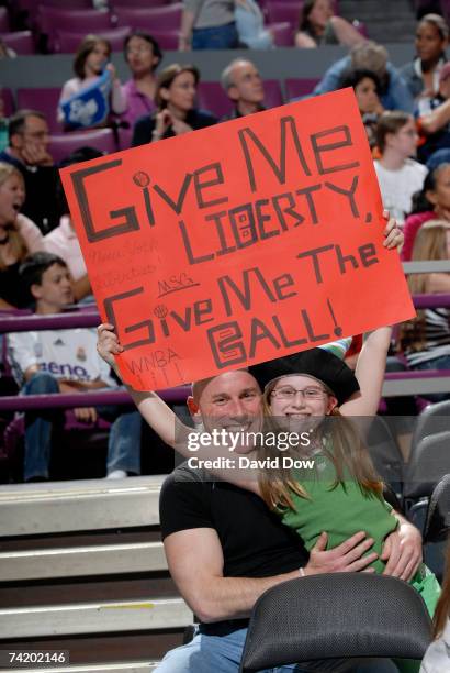 Fan reacts at the New York Liberty game against the Chicago Sky on May 20, 2007 at Madison Square Garden in New York City. NOTE TO USER: User...