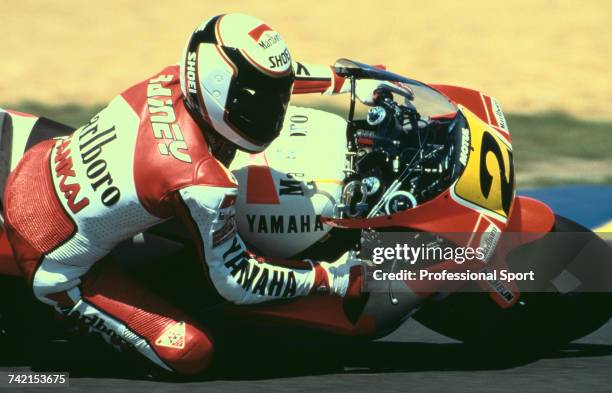 American Grand Prix motorcycle road racer Wayne Rainey rides the 500cc Marlboro Roberts Yamaha YZR500 to finish in 3rd place in the 1990 French...