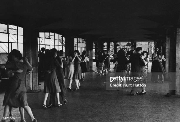 Dance class at the Pioneer Health Centre in Peckham, London, 1949. The centre provides health and leisure facilities for local people. Original...