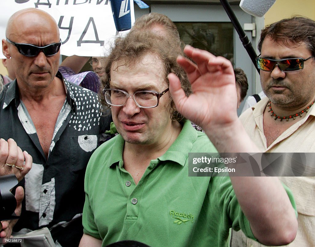 Sergei Mavrodi leaves prison