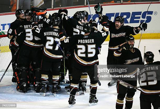 The Anaheim Ducks celebrate after defeating the Detroit Red Wings in Game Six of the 2007 Western Conference finals on May 22, 2007 at Honda Center...