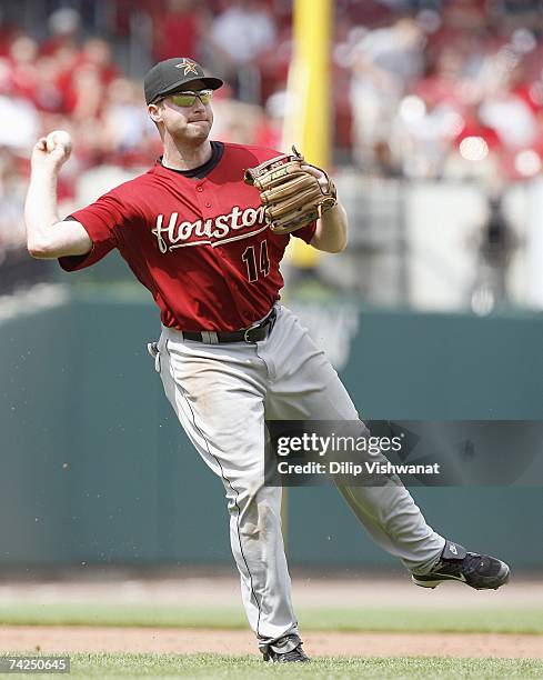 Morgan Ensberg of the Houston Astros throws the ball against the St. Louis Cardinals on May 5, 2007 at Busch Stadium in St. Louis, Missouri. The...