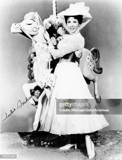 Julie Andrews in costume as the lead character in the Walt Disney film 'Mary Poppins', 1964. (Photo by Michael Ochs Archives/Getty Images