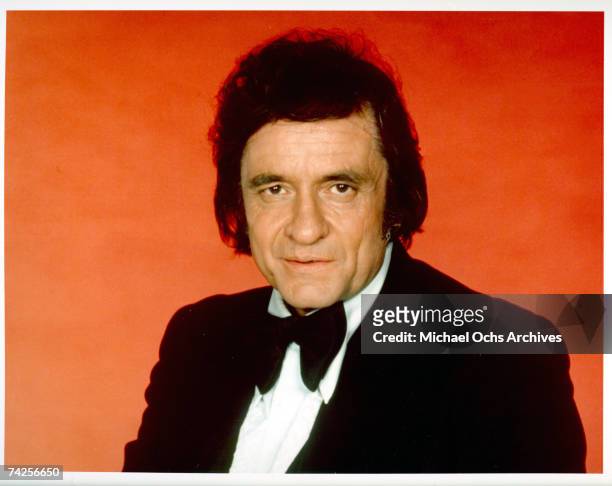 Country singer/songwriter Johnny Cash poses for a portrait in circa 1976.