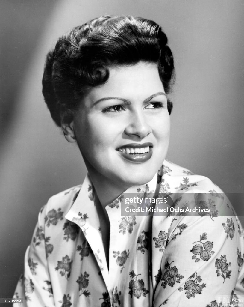 Patsy Cline Spotlight Photo of Patsy Cline Photo by Michael Ochs Archives/Getty Images News ...