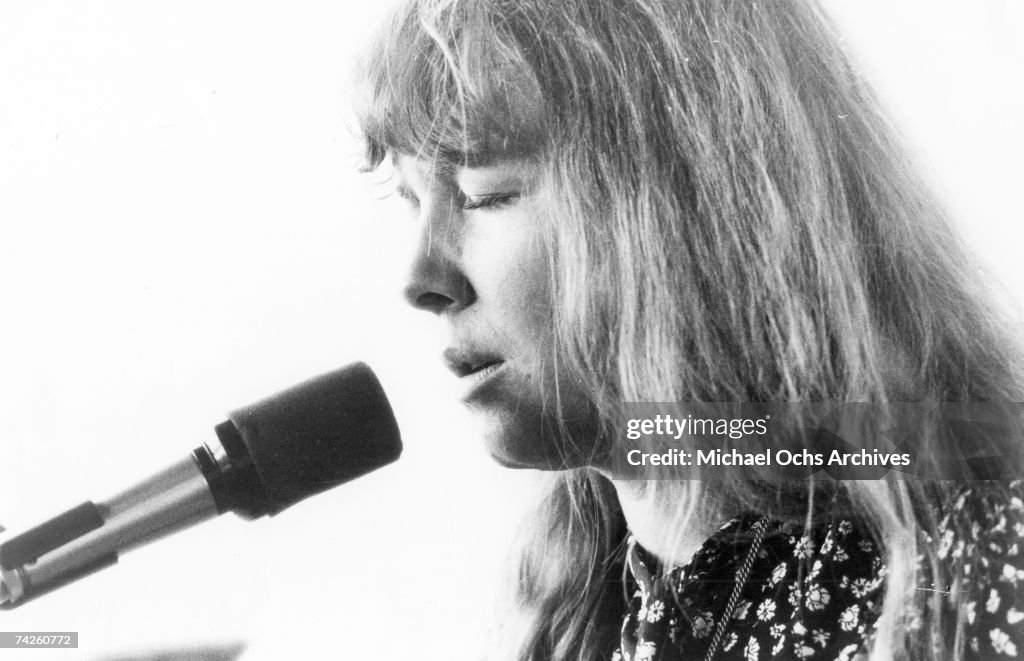 Photo of Sandy Denny...