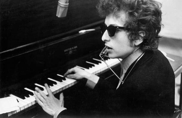 UNS: History Behind The Biopic: Bob Dylan Early Years