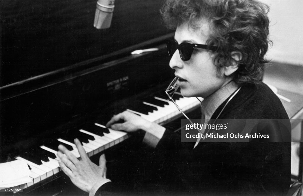 Bob Dylan Records 'Highway 61 Revisited' 