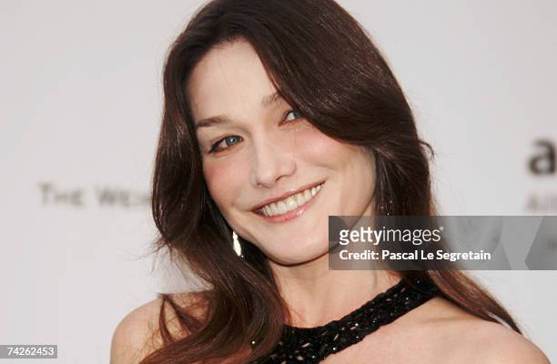 Singer / model Carla Bruni arrives at the Cinema Against Aids 2007 in aid of amfAR at Le Moulin de Mougins in Mougings on May 23, 2007 in Cannes,...