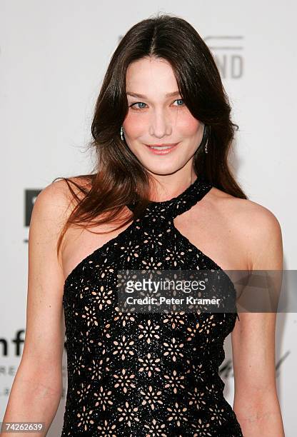 Singer/model Carla Bruni arrives at the Cinema Against Aids 2007 in aid of amfAR at Le Moulin de Mougins in Mougings on May 23, 2007 in Cannes,...