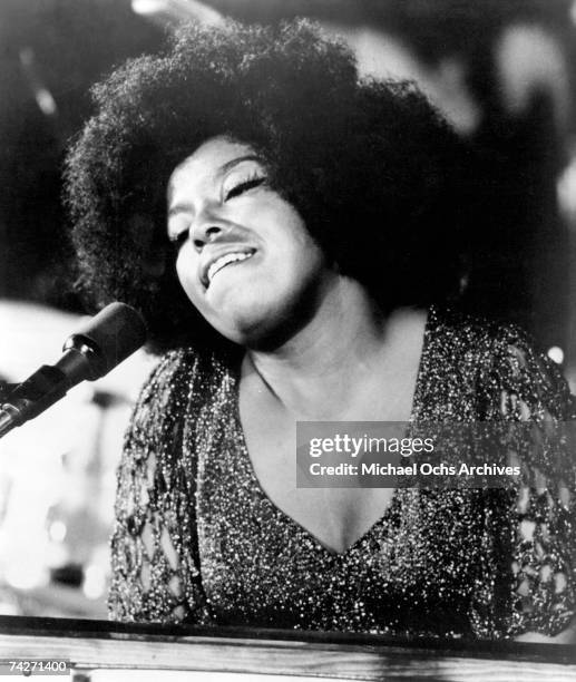 Groberta Roberta Flack Photos Photos and Premium High Res Pictures - Getty Images