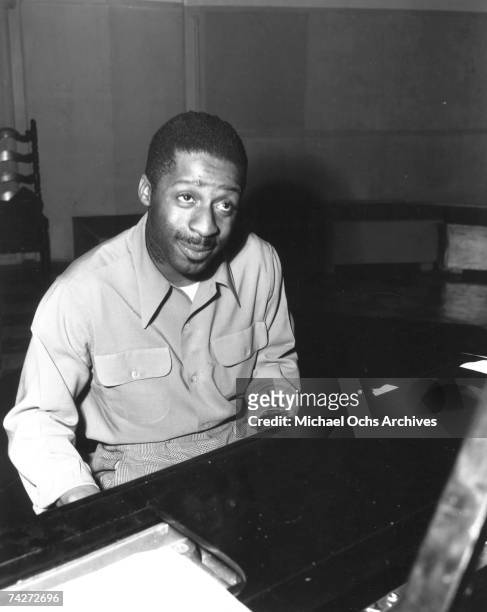Jazz pianist Erroll Garner rehearses in the studio on April 10, 1946 in Los Angeles, california. (Photo by Ray Whitten/Michael Ochs Archives/Getty...