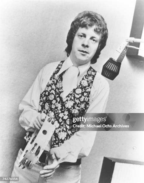 Musician Jeff Lynne of the rock band "The Idle Race" records in the studio in circa 1966.