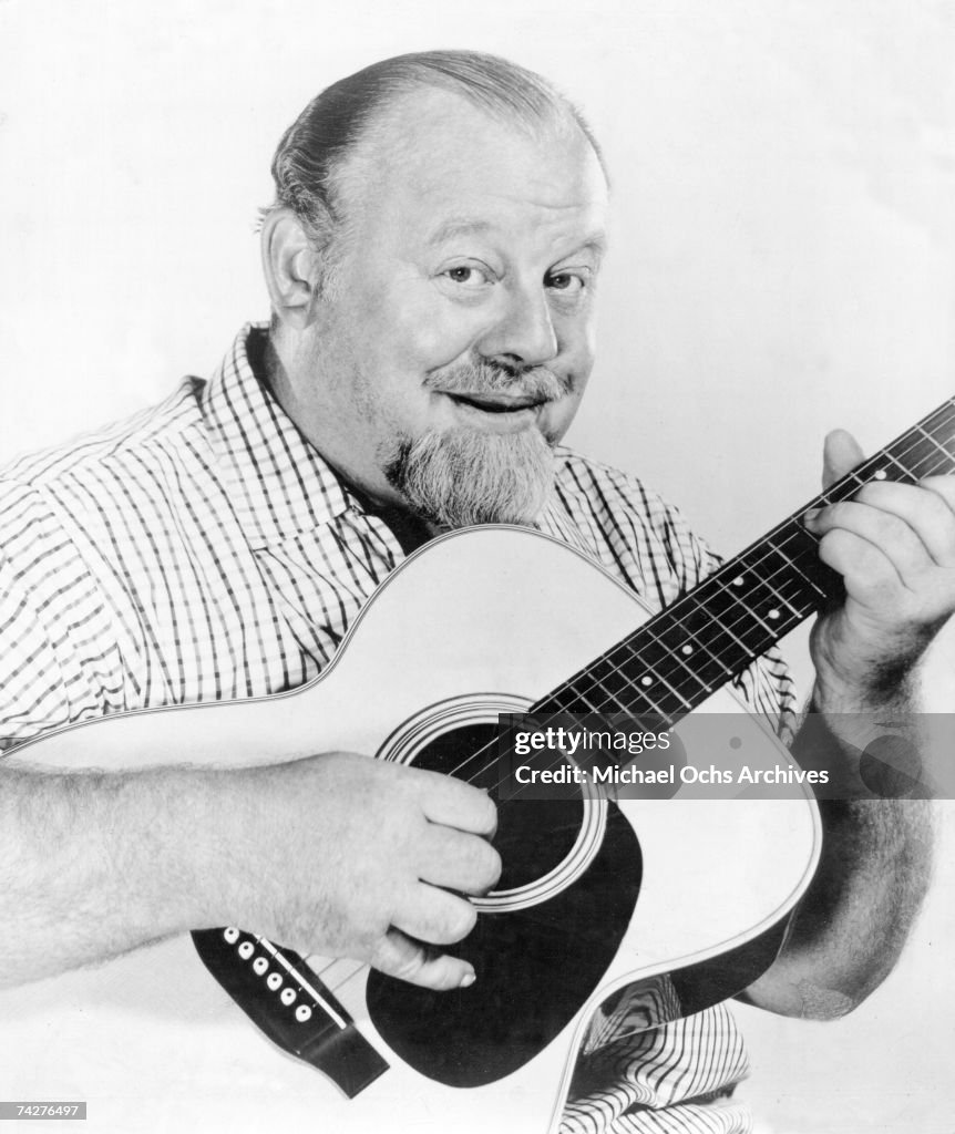Burl Ives Circa 1965 News Photo Getty Images burl-ives-circa-1965-news-photo-getty-images