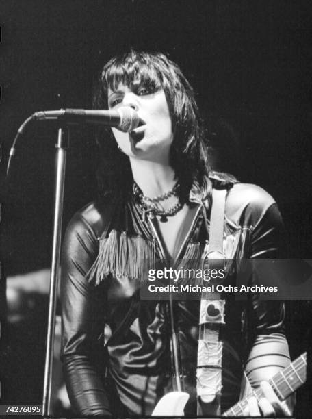 S: Guitarist and singer Joan Jett of the rock band "Joan Jett and the Blackhearts" performs on stage in Los Angeles in the early 1980´s.
