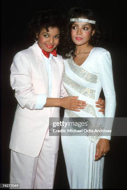 Pop singers and sisters Janet Jackson and LaToya Jackson attend the R&B Awards on February 4, 1983 in Los Angeles, California.