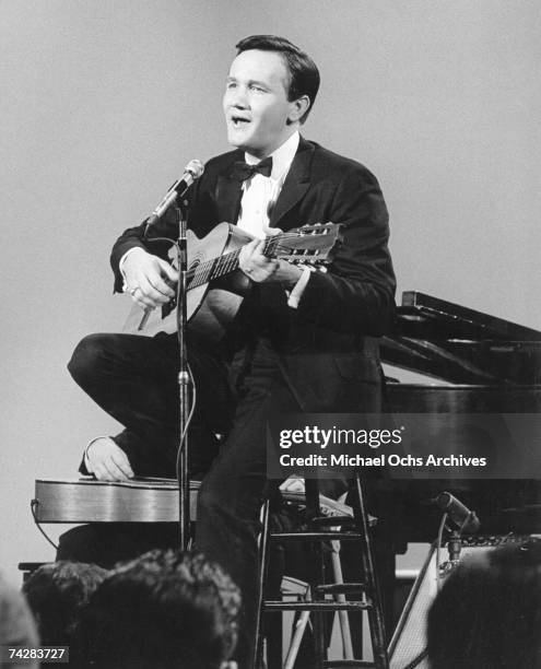 2,247 Roger Miller Photos & High Res Pictures - Getty Images