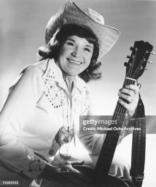 Patsy Hulata Singer Patsy Montana poses for a portrait circa 1980. News Photo ...