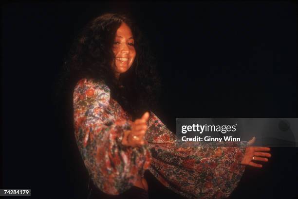 Singer Maria Muldaur performs onstage in circa 1974.