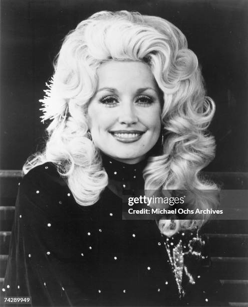 Country singer Dolly Parton poses for a portrait in circa 1976.