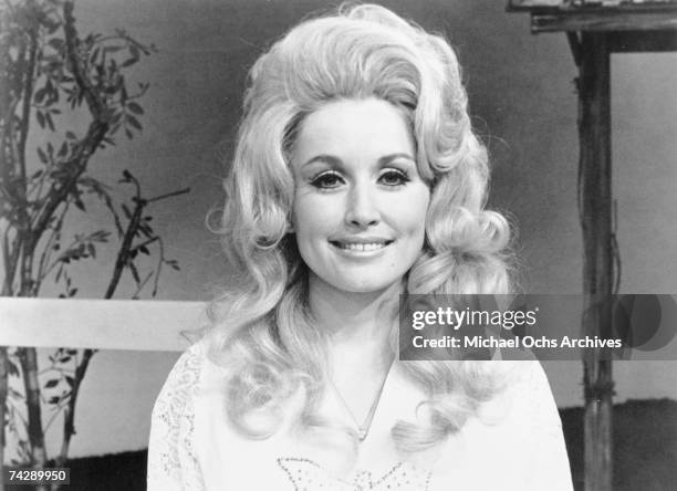 Country singer Dolly Parton poses for a portrait in circa 1972.