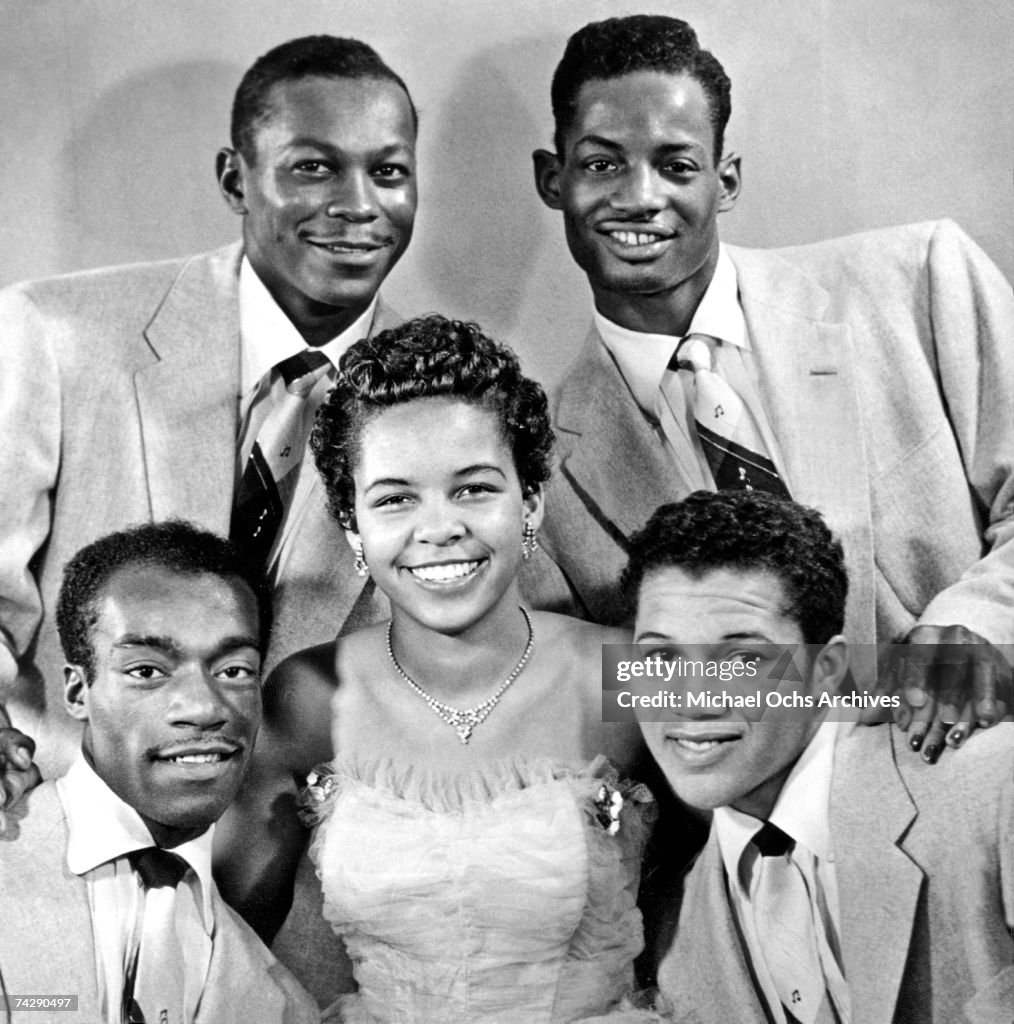 Apu Robi Herb Reed, Tony Williams, Dave Lynch, Alex Hodge and Zola Taylor of ...