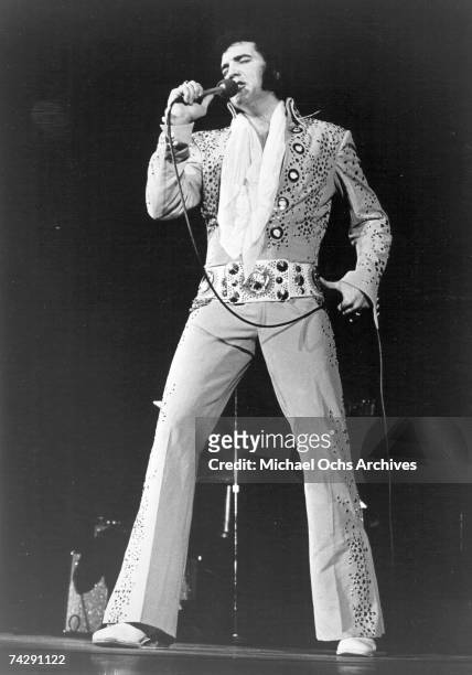 73 Elvis Presley 1974 Photos and Premium High Res Pictures - Getty ...