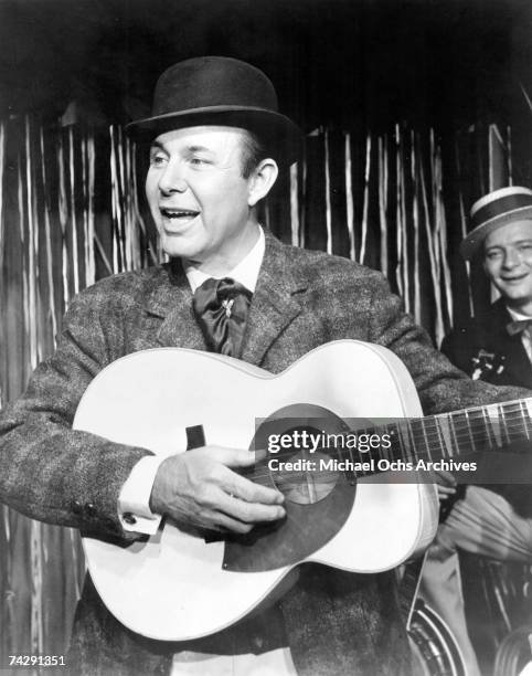 Photo of Jim Reeves Photo by Michael Ochs Archives/Getty Images