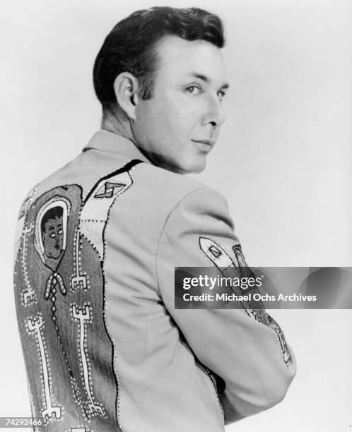 Photo of Jim Reeves Photo by Michael Ochs Archives/Getty Images