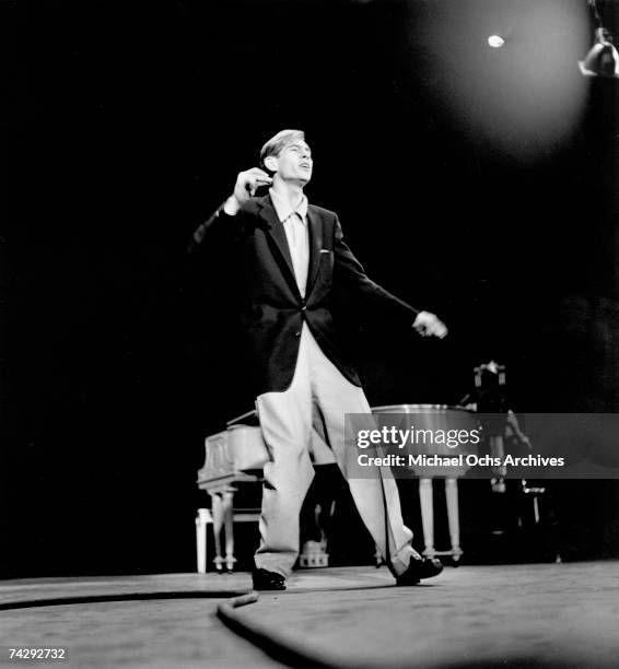Johnny Singer 48 The Johnnie Ray Show Stock Photos, High-Res Pictures, and Images ...