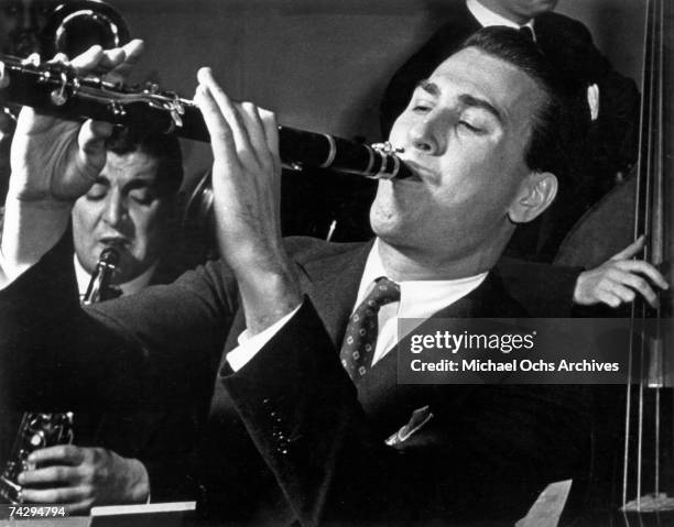 Artie Shaw 1940 Photos and Premium High Res Pictures Getty Images Artie Shaw 1940 Photos and Premium High Res Pictures Getty Images