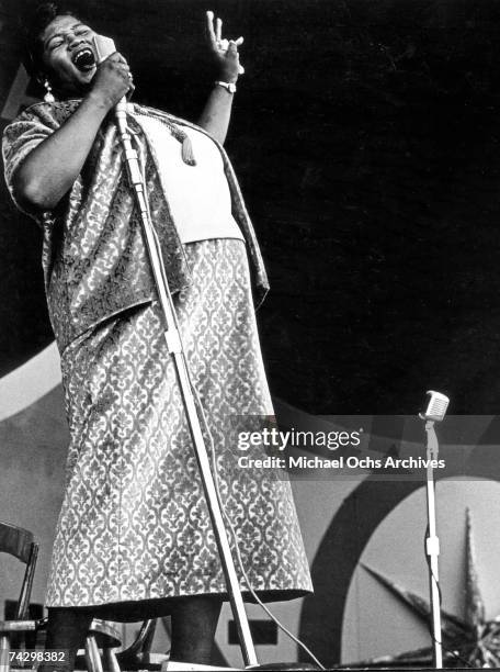 Willie Mae "Big Mama" Thornton performs circa 1959.