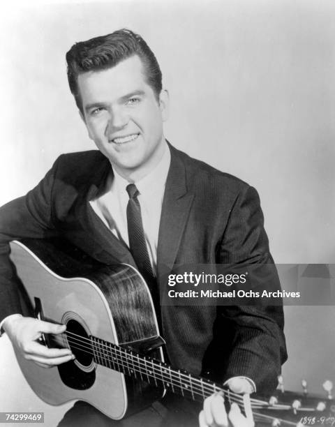 Photo of Conway Twitty Photo by Michael Ochs Archives/Getty Images