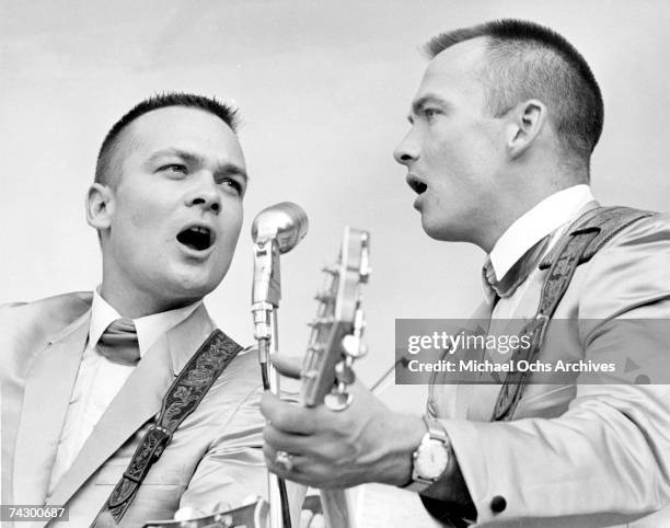 Country music duo The Wilburn Brothers pose for a record company publicity still circa 1963.