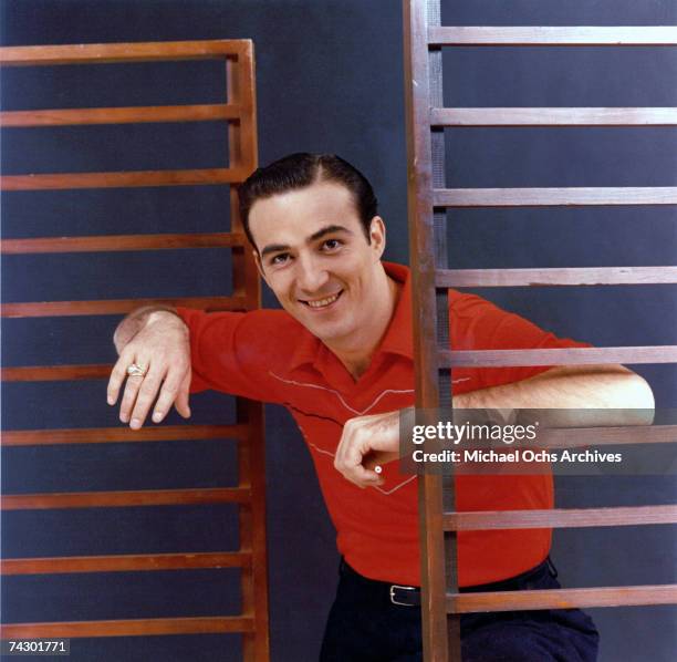 Country singer Faron Young poses for a portrait circa 1965.