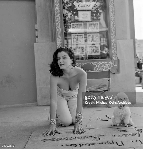 Los Angeles 035 c MOA Hollywood Chinese Theater Joan Bradshaw 9-8-1957.tif Photo by Michael Ochs Archives/Getty Images