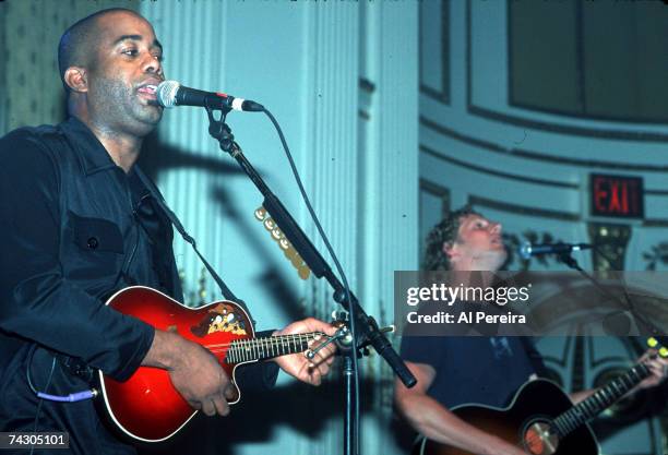 Photo of Hootie and the Blowfish Photo by Al Pereira/Michael Ochs Archives/Getty Images