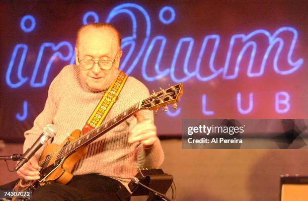 Guitarist and inventor Les Paul performs onstage at the Iridium Jazz Club in circa 2000 in New York City, New York.