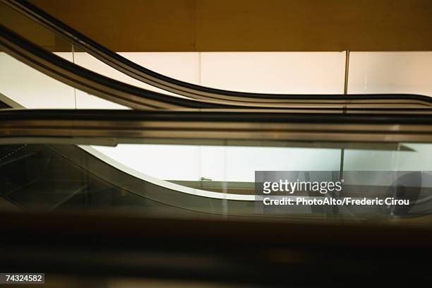 escalators - escalator side view stock pictures, royalty-free photos & images