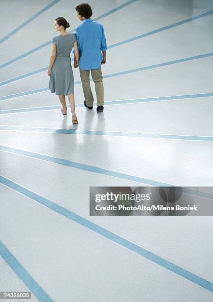 1 709点の女性 斜め後ろのストックフォト Getty Images 1 709点の女性 斜め後ろのストックフォト Getty Images