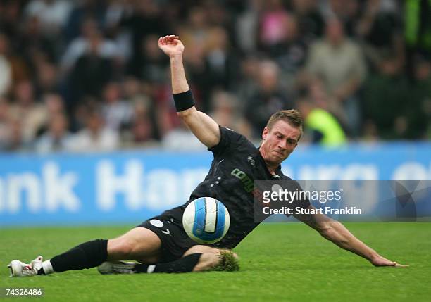 Marvin Braun of St. Pauli in action during the Third League Northern Division match between FC St.Pauli and Dynamo Dresden at the Millerntor stadium...