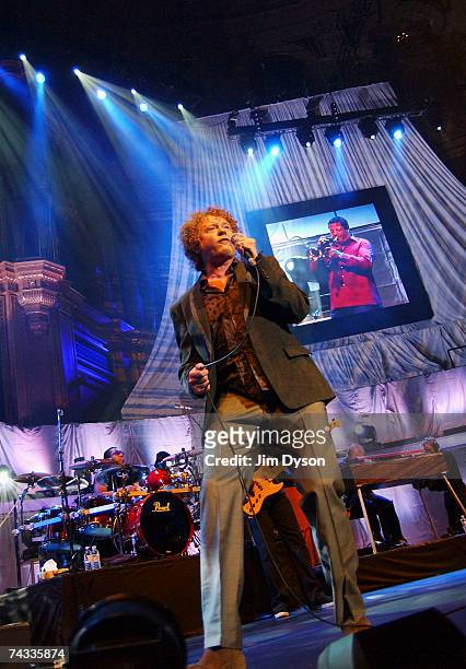 Mick Hucknall of Simply Red performs during a six night residency at the Royal Albert Hall, in support of his new album 'Stay', on May 25, 2007 in...