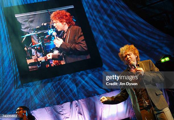 Mick Hucknall of Simply Red performs during a six night residency at the Royal Albert Hall, in support of his new album 'Stay', on May 25, 2007 in...